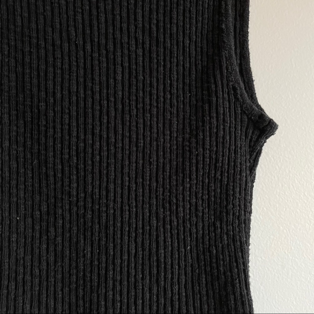 Deep V Ribbed Tank - Picture 5 of 5